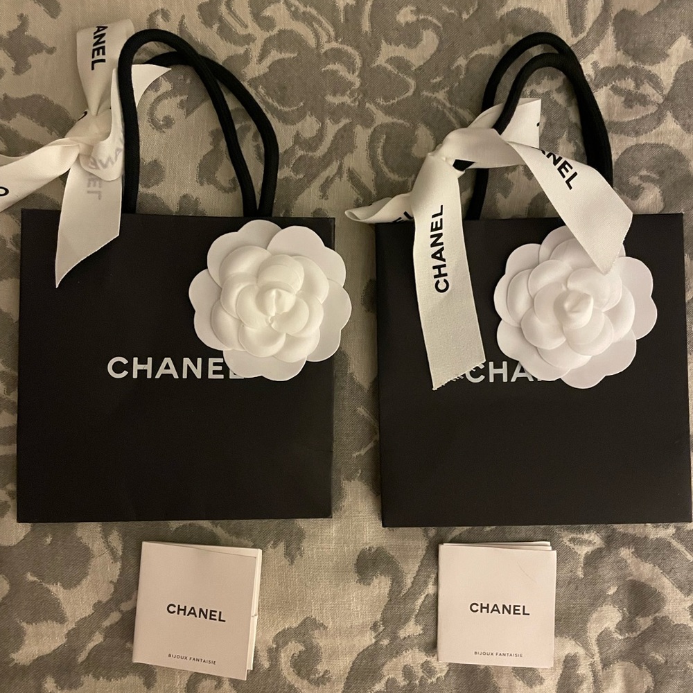 Chanel bag with flower and ribbon